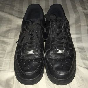 Black Air Force 1’s